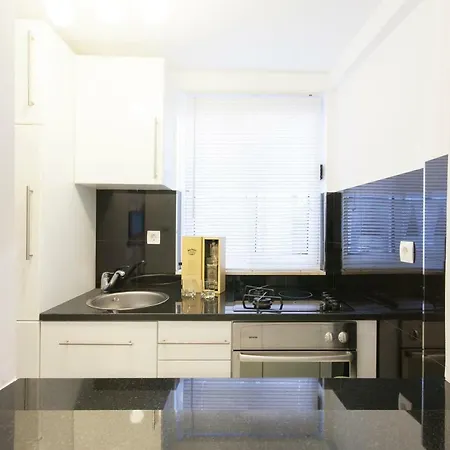 Revelin- Great Location *